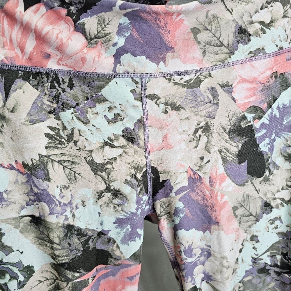 Fabletics Salar Gray And Pink Floral Powerhold Leggings Size XXL - Picture 4 of 11